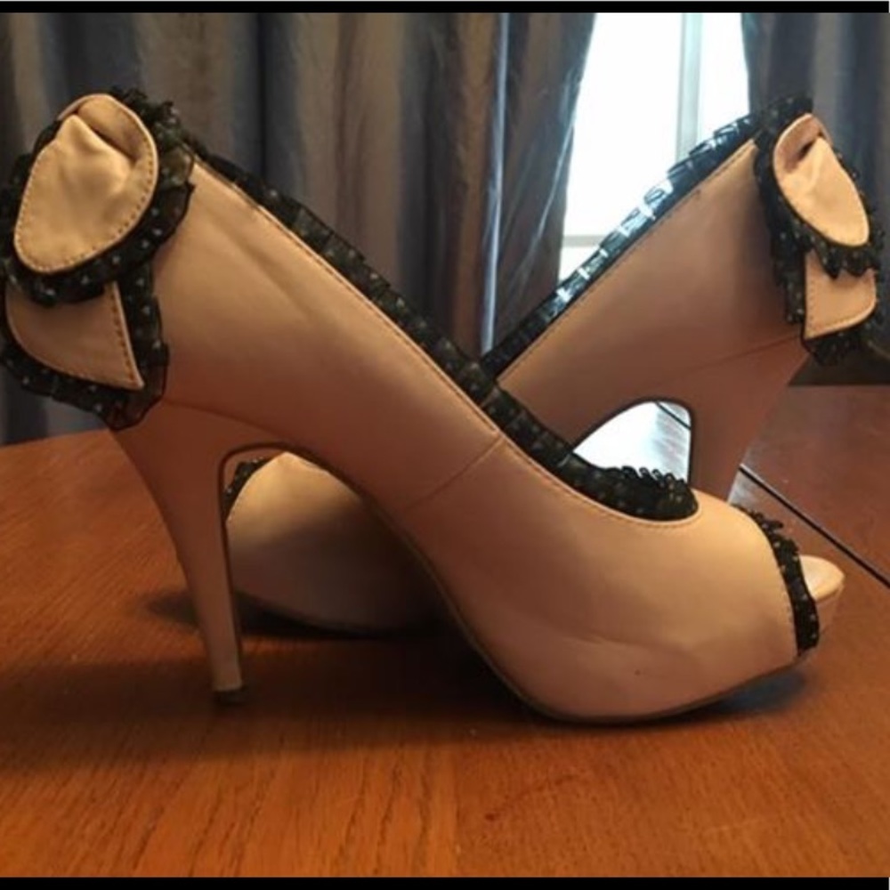 Vera Wang Heels